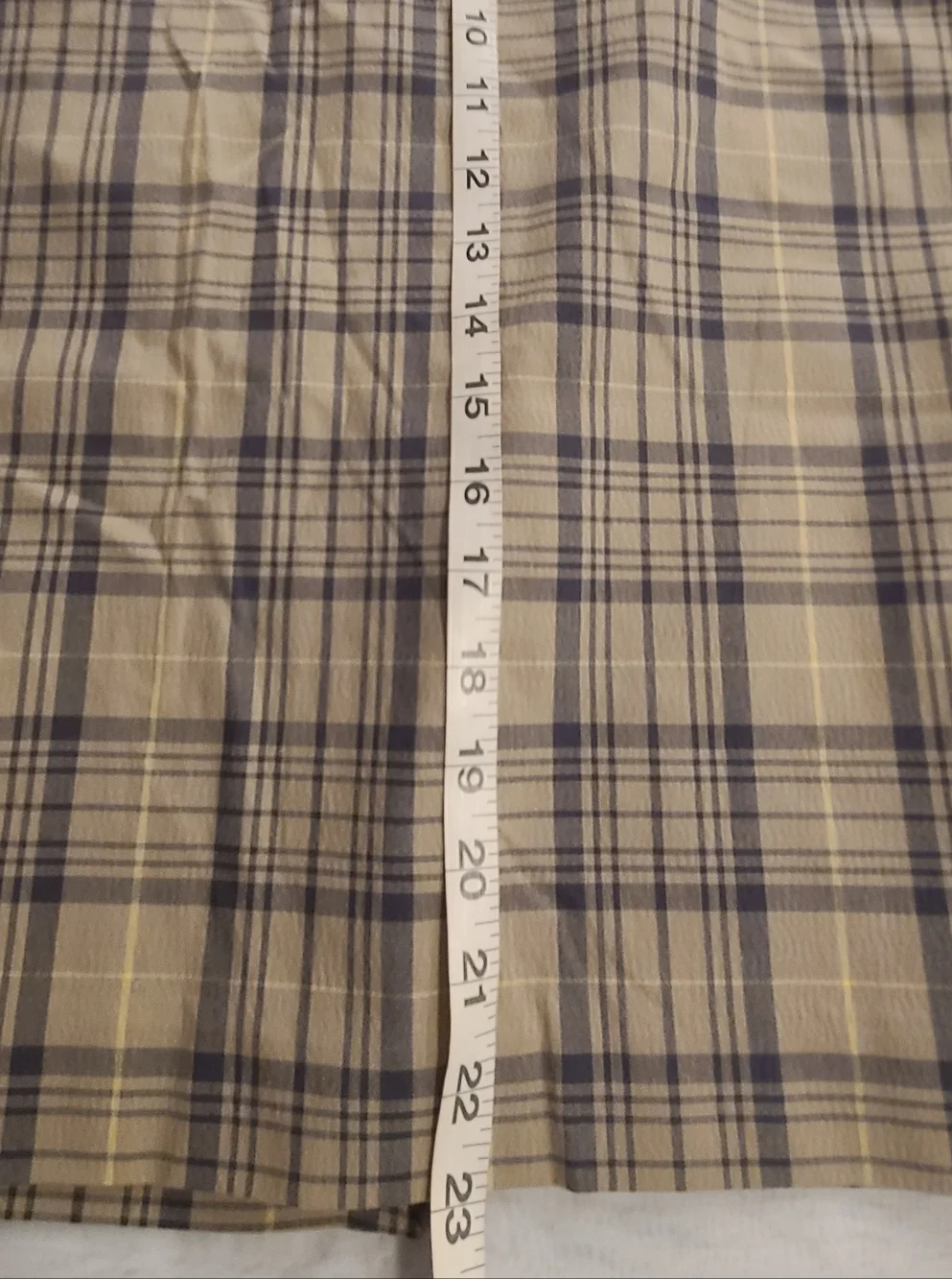 #89 - The Limited Stretch Plaid Pencil Skirt in Beige, Size 8 - Picture 5 of 5
